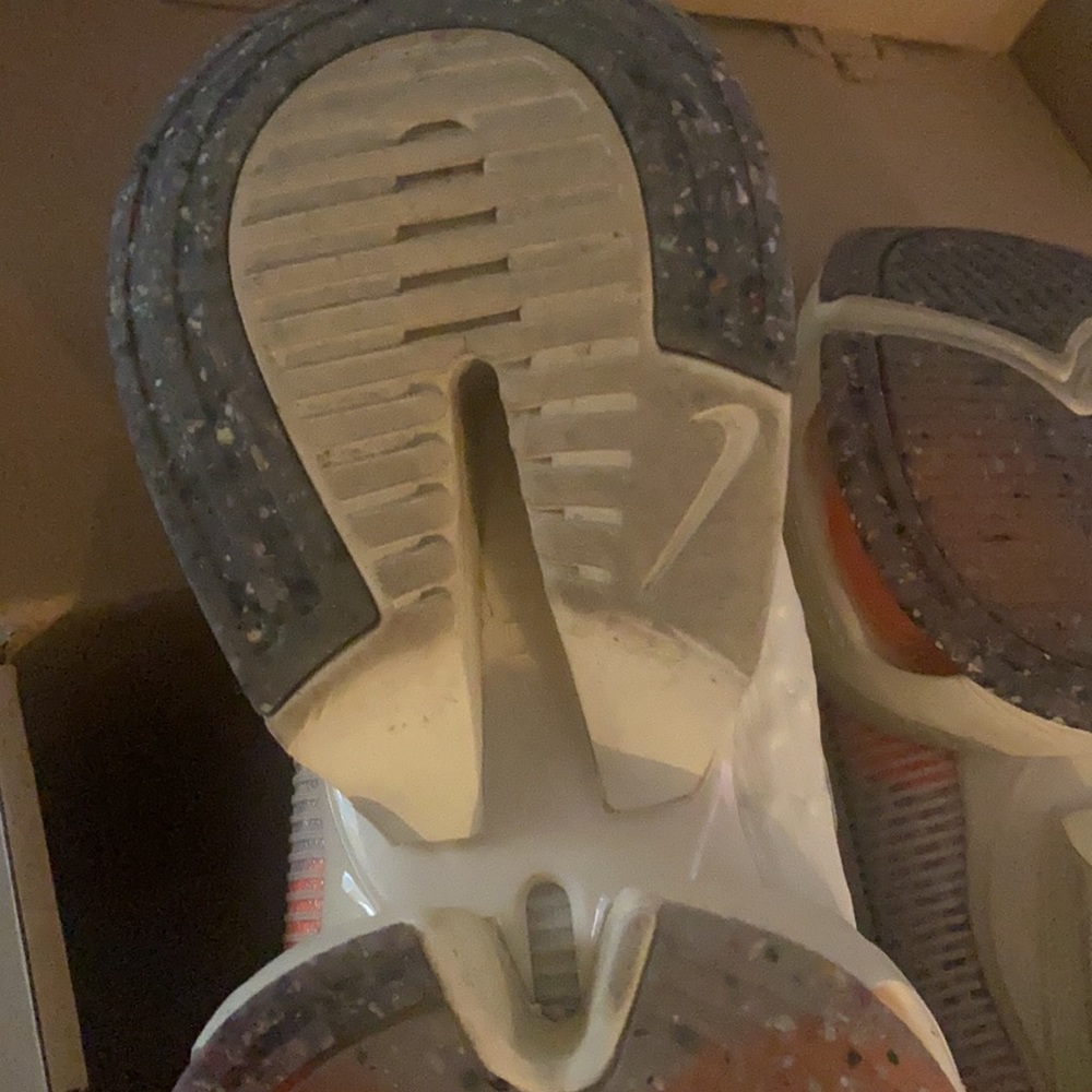 Nike Superzoom size 8 but would probably fit 7.5. Very Recently purchased. - Picture 6 of 6